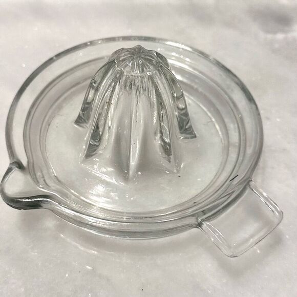 Vintage Glass Citrus Orange Lemon Lime Juicer Clear Reamer - Picture 2 of 2